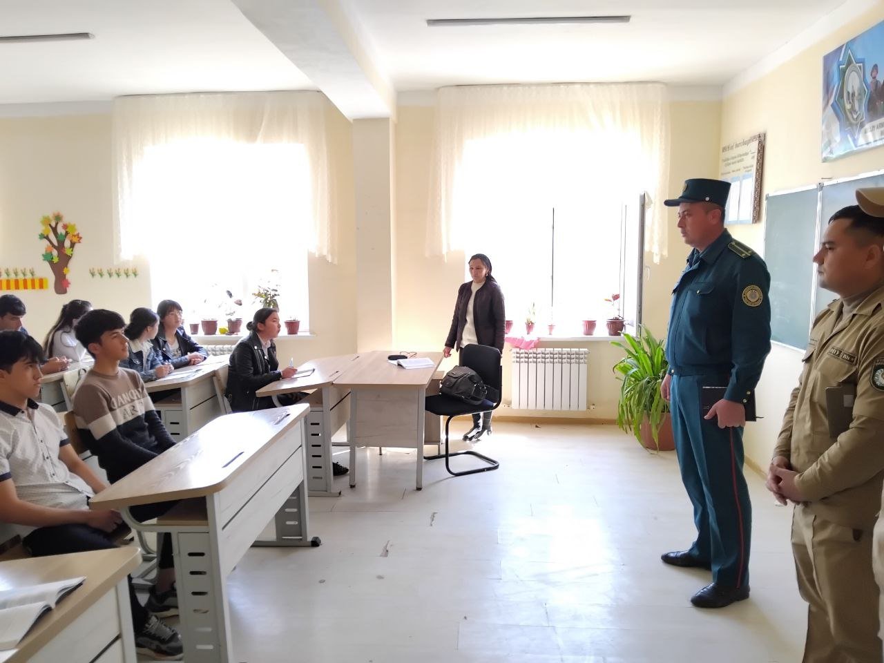 Шовот тумани 27-сон АФЧУСМ мактабида Миллий гвадия ва профилактика инспекторлари иштирокида  давомат ва тиг тадбирлари утказилди